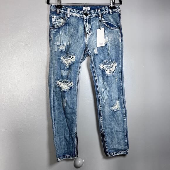TOBI Women’s Boyfriend Jeans Sz 26 Blue Distressed Ripped Relaxed Fit NWT - Picture 1 of 10